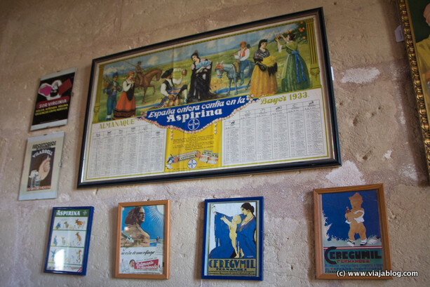 Antiguos carteles de medicamentos, Hospital Isla del Rey en Menorca