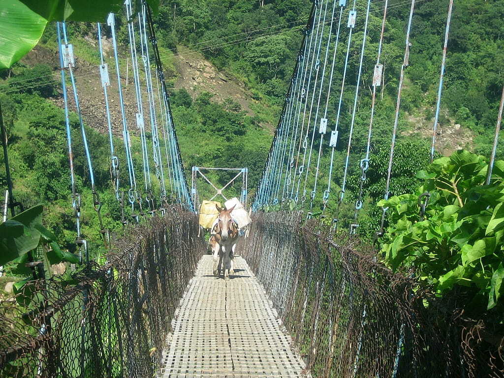 Puente en el circuito del Annapurna