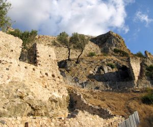 Las ruinas del castillo di Pontes