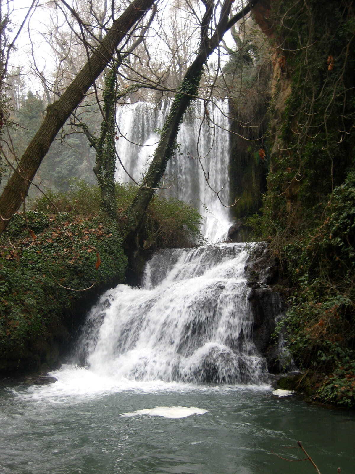 El río Piedra a su paso por el Monasterio de Piedra