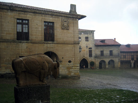 santillana-mar-plaza-mayor santillana-mar-plaza-mayor