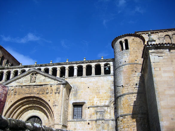 santillana_del_mar_colegiata santillana_del_mar_colegiata