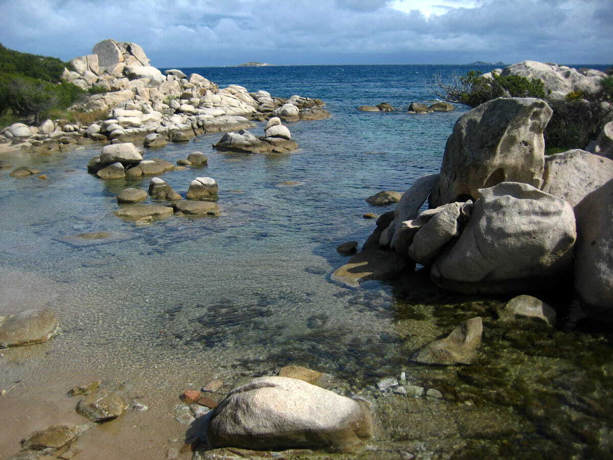 Aguas transparentes en las playas de Porto Vecchio