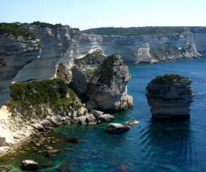 El perfil de los acantilados de Bonifacio