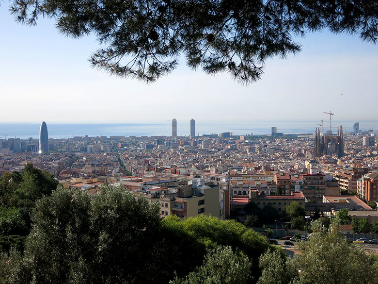 Vistas desde lo alto del Turó de la Rovira a Barcelona