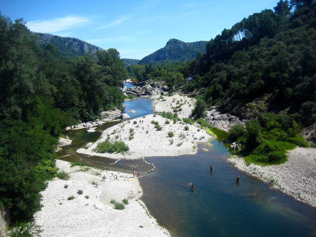 Vistas al río desde el tren de vapor