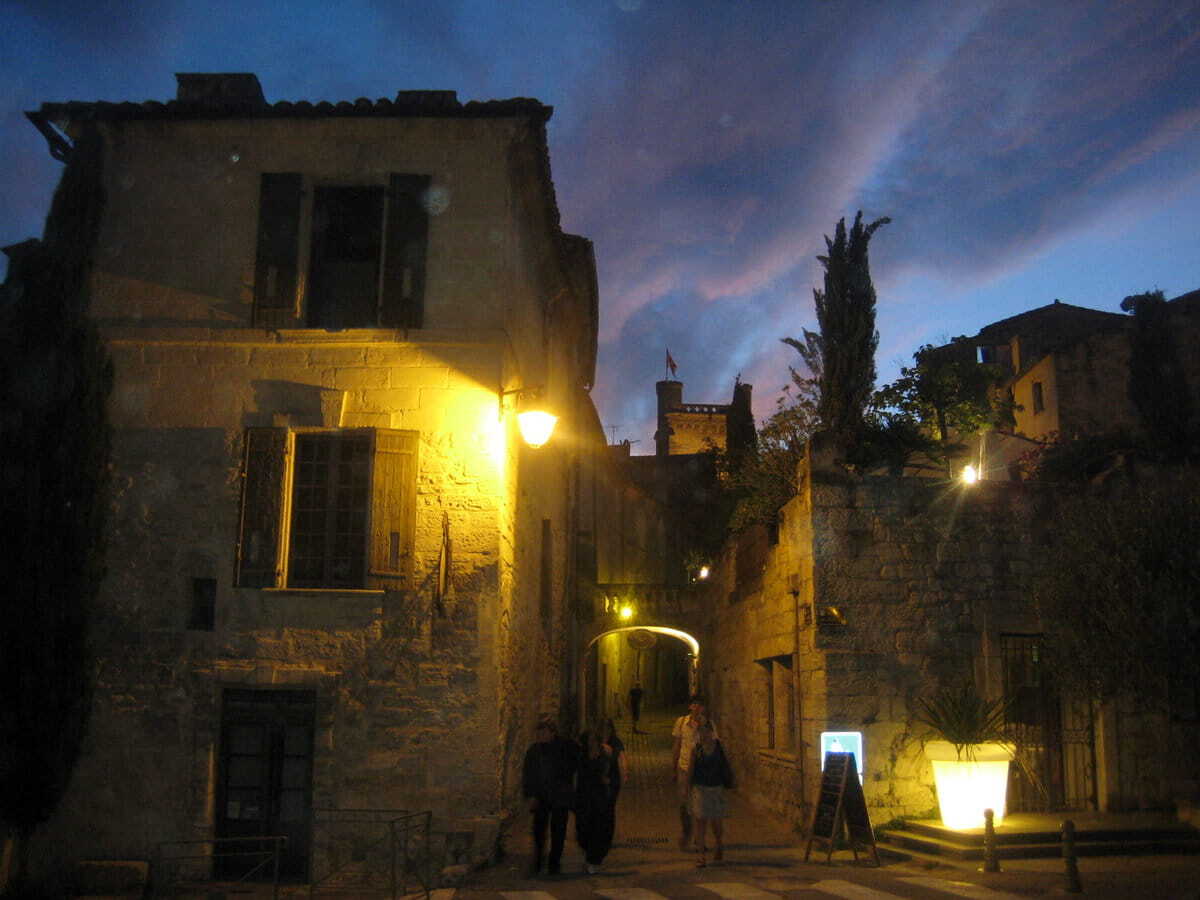 Uzès de noche