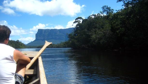 canoa-canaima-churrun