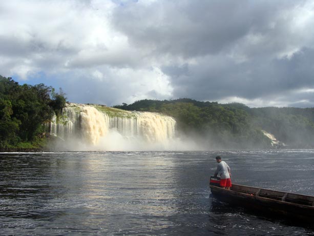 lago-canaima-hacha