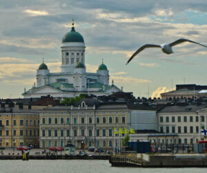 Catedral de Helsinki desde el ferri a Suomelinna