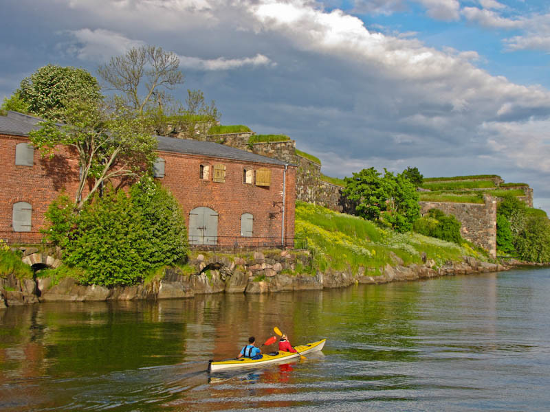 Kayak en Suomelinna, Helsinki, Finlandia [(c)Foto: @avistu]