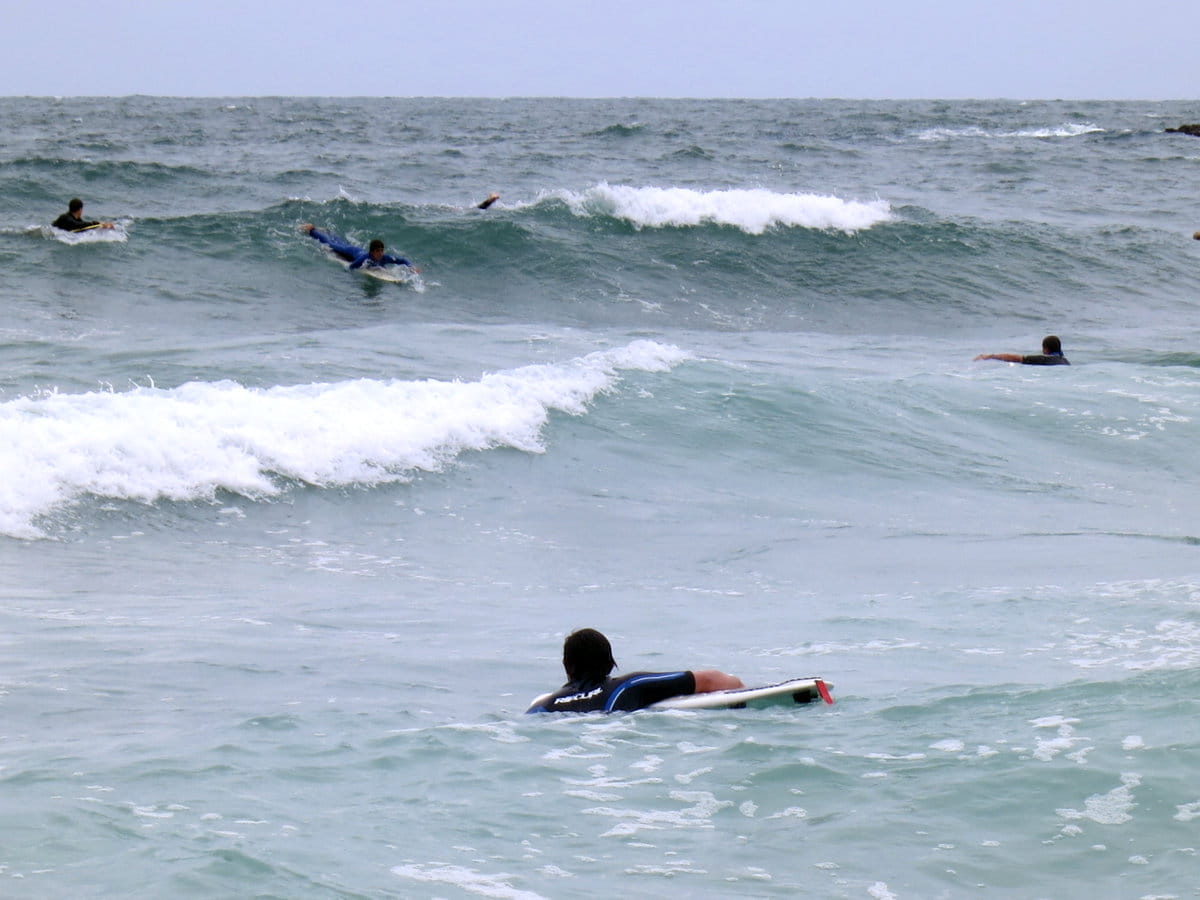 Surf en la gran playa de Biarritz