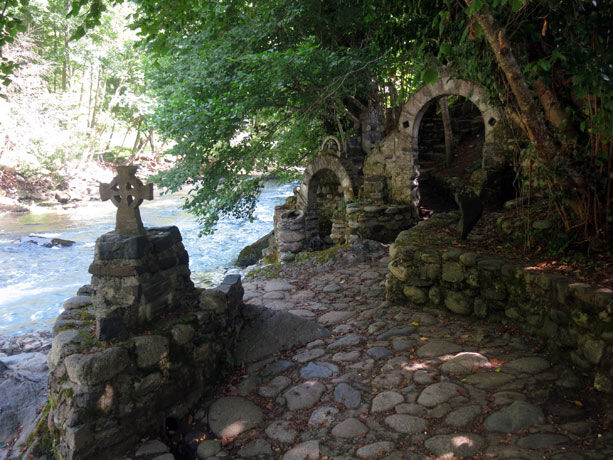 jardin-piedra-cruz jardin-piedra-cruz