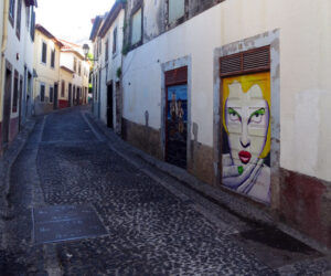 Arte en las puertas del centro de Funchal