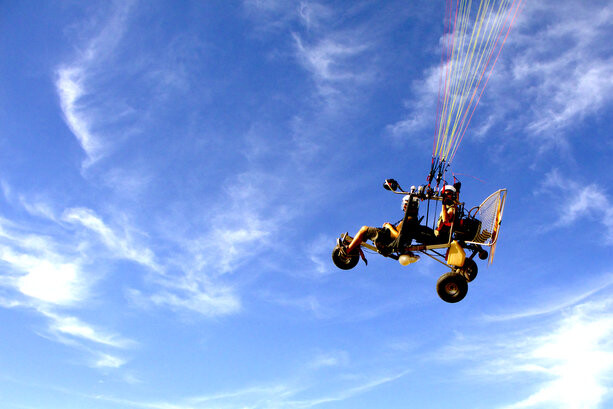 Colgado del cielo en Paramotor Albacete