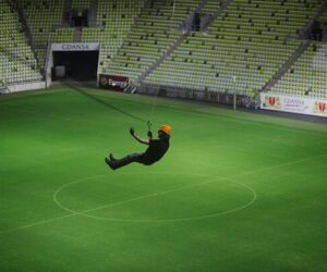 Avistu en tirolina sobre el estadio PGE Arena Gdansk
