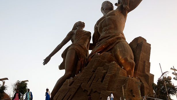 monumento-africa-dakar