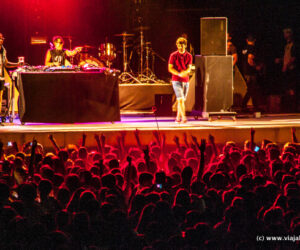 Actuación en la Holi Party del Centro Niemeyer, Avilés, Asturias [(c)Foto: @avistu]