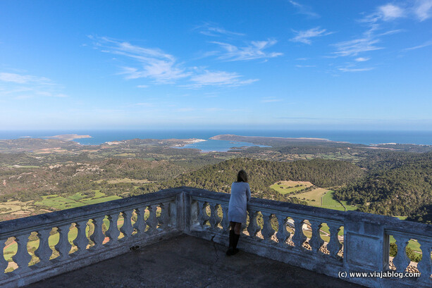 Vistas desde el Monte Toro en Menorca (Islas Baleares)