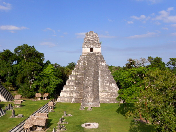 Uno de los templos de la Gran Plaza de Tikal