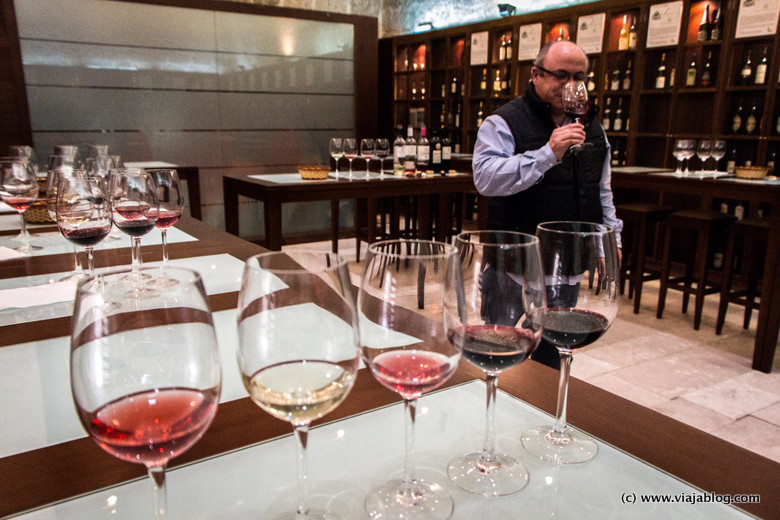 Sala de Catas, Museo del Vino en Valladolid en el Castillo de Peñafiel