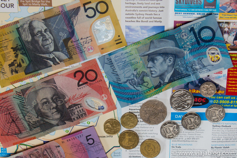 Coins and banknotes from Australia