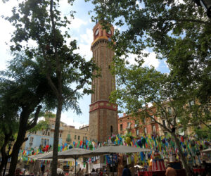 La Plaza de Rius i Taulet durante las fiestas del barrio de Gracia