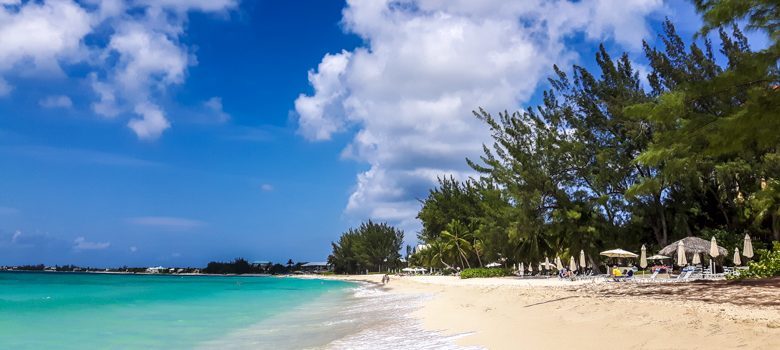 Playa en Gran Caimán, de crucero en el MSC Ópera por el Caribe