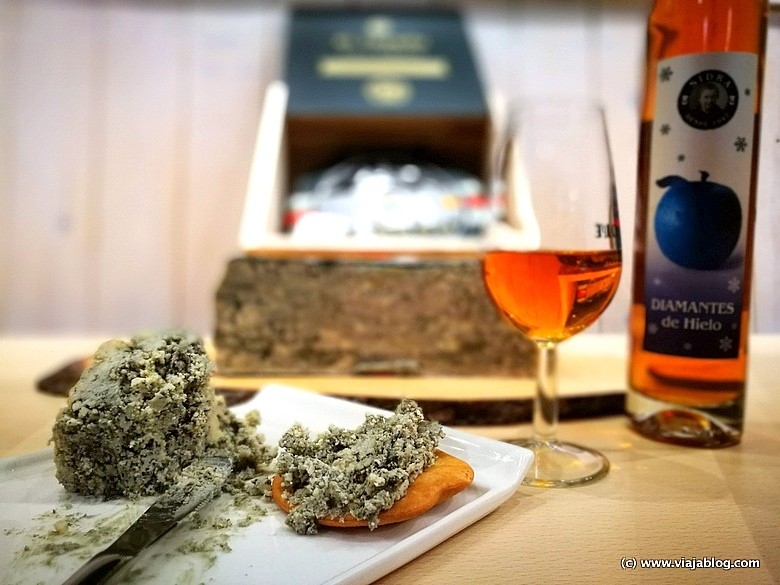 Sidra Diamantes de Hielo de Viuda de Angelón y Queso Cabrales El Teyedu