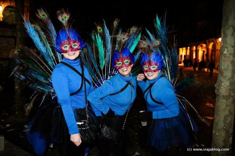 Disfrazadas en Avilés durante el Carnaval (Antroxu)