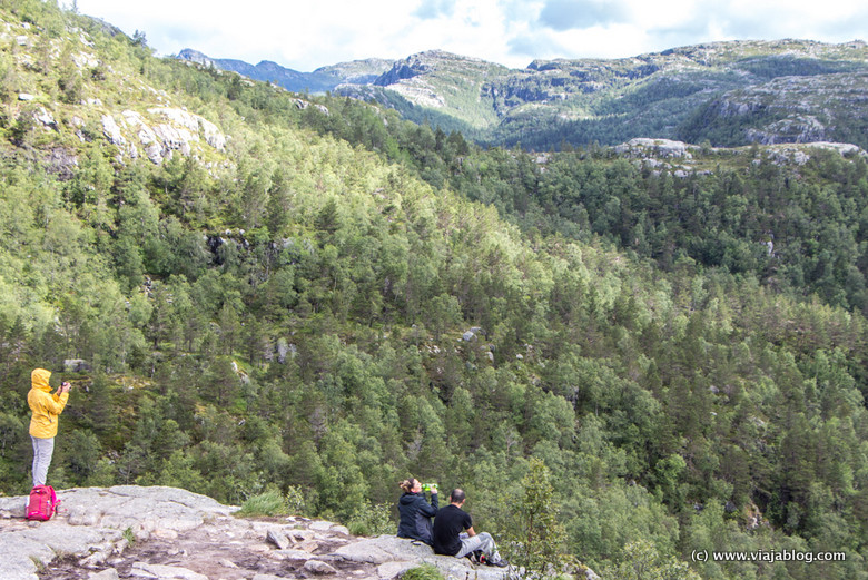 Paisajes Fiordos Noruega, Ascensión al Preikestolen