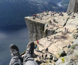 Preikestolen a mis pies Fiordos de Noruega.