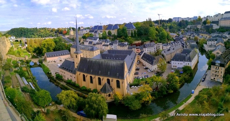 Vista panorámica del (barrio del) Grund, Luxemburgo [(c)Foto: @avistu]