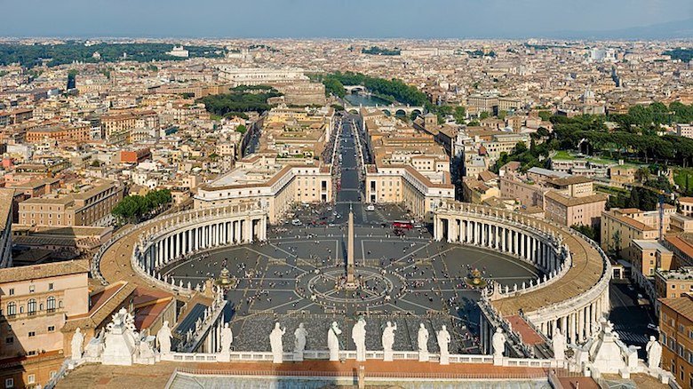 Plaza de San Pedro en el Vaticano, Roma