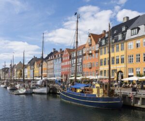 Cómo ir del aeropuerto de Copenhague al centro: metro, tren, autobús, taxi y traslados