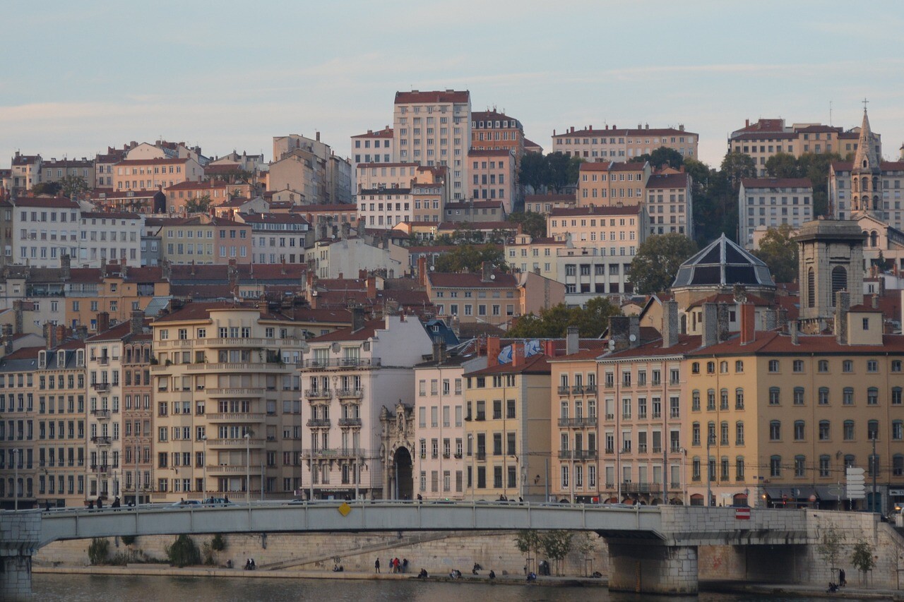 como ir del aeropuerto de lyon al centro