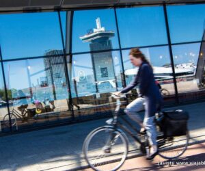 Paseando en bicicleta por Amsterdam [(c)Foto: @avistu]