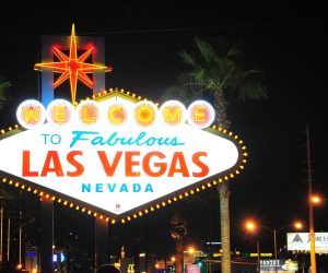 letrero neón vegas