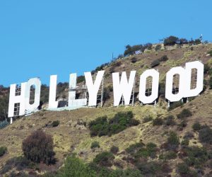 cartel hollywood en la montaña