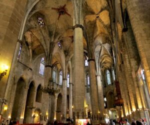 Interior de Santa María del Mar en el Born