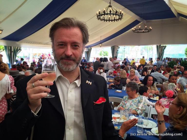 Atuendo adecuado para visitar la Feria de Abril de Sevilla [(c) Foto: @avistu]