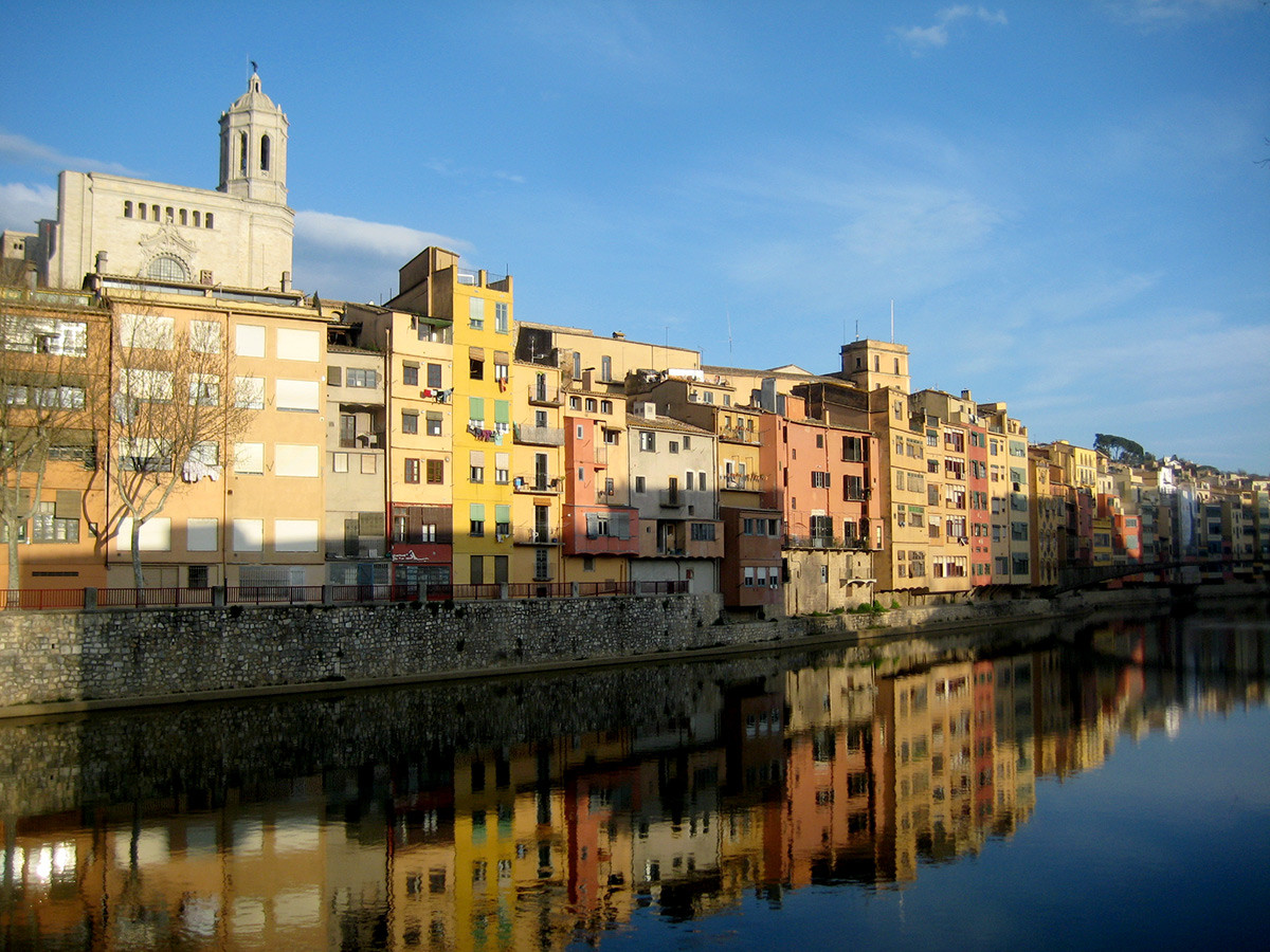 casas coloridas girona