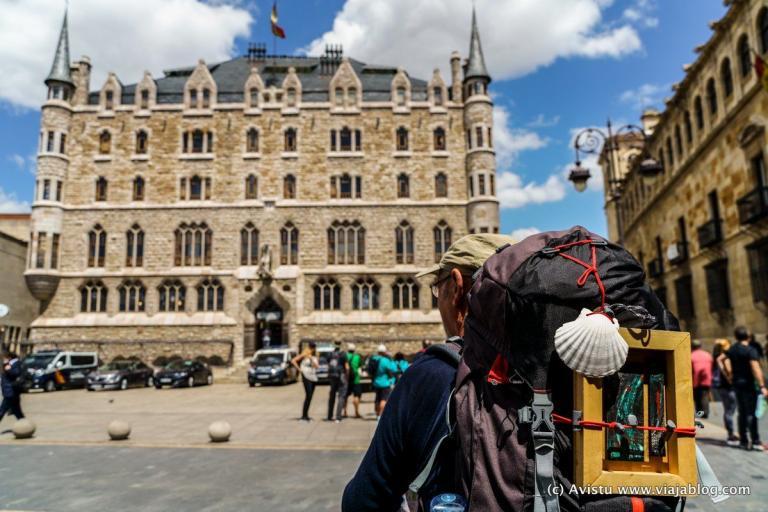 Casa Botines en León, una de las pocas obras de Gaudí en el resto de España [(c)Foto: @avistu]