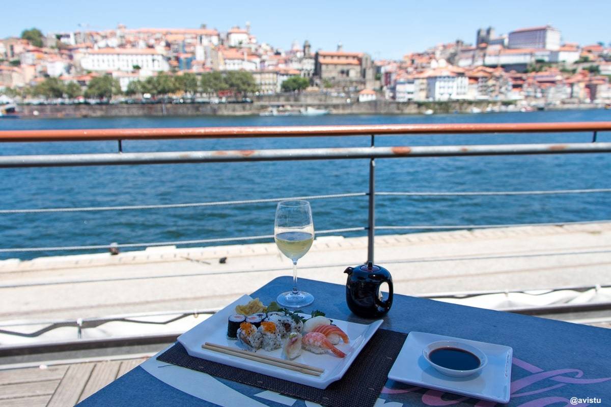 Comiendo en Gaia con vistas a Oporto [(c)Foto: @avistu]