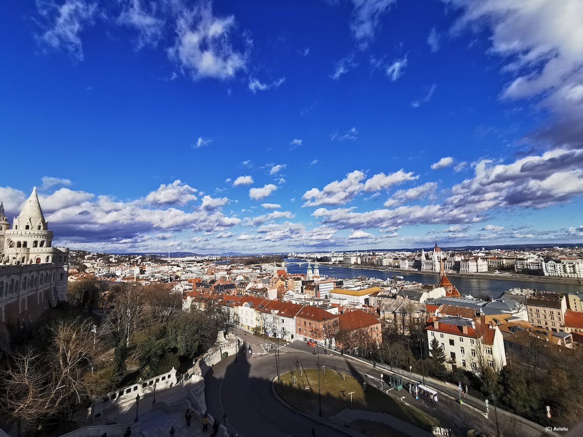 Panorámica de Budapest desde el Bastión de los Pescadores [(c)Foto: @avistu]