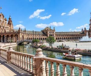 La monumental Plaza de España en Sevilla [(c)Foto: @avistu]