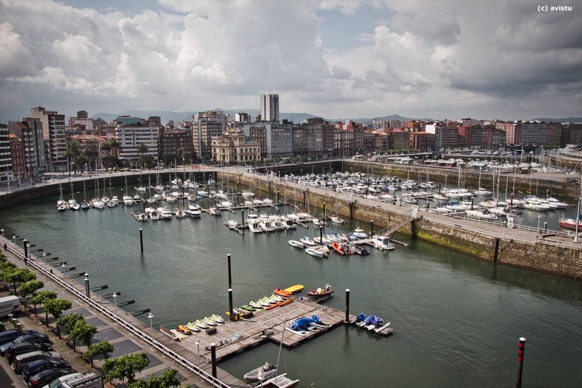 Puerto deportivo de Gijón (Asturias)