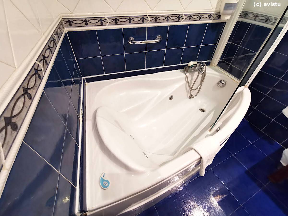 Bañera Hidromasaje Habitación Superior Hotel Cela Belmonte Asturias