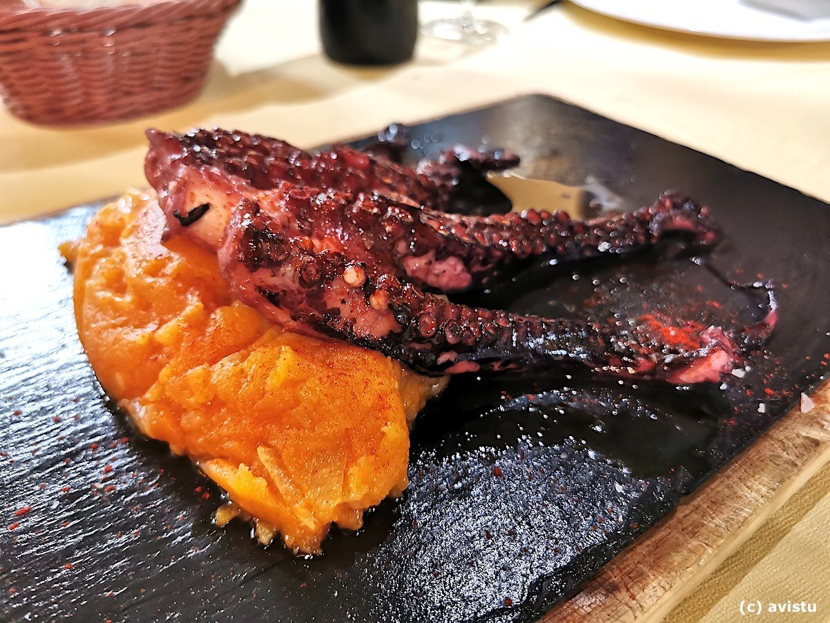 Pulpo a la brasa Restaurante Cela Belmonte Asturias