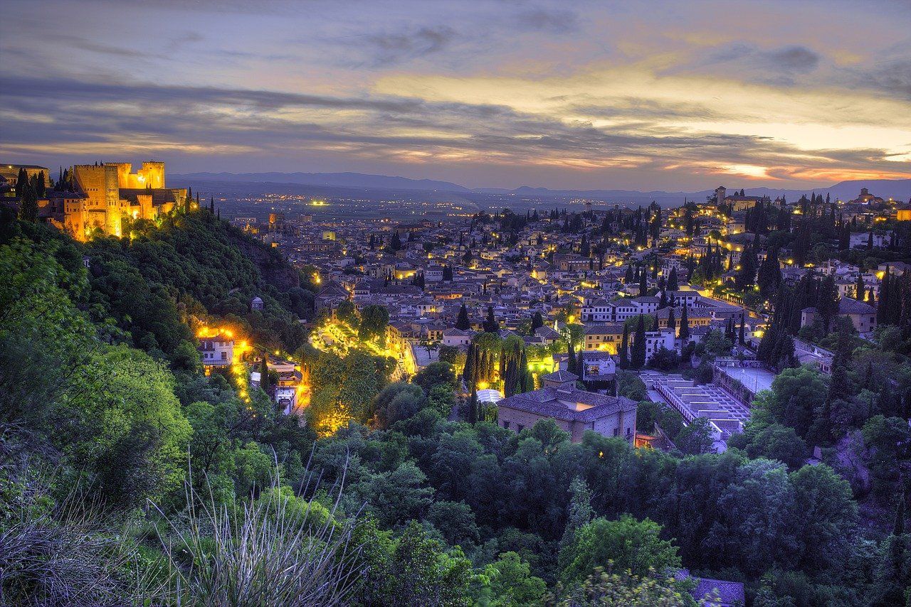 granada de noche